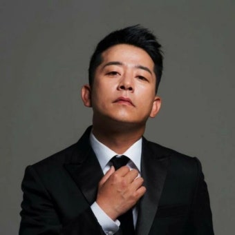 '김준호' 열애 인정 후 첫 공식 석상... 김지민 '이런 얼굴'로 등장했다 (사진) | 위키트리 '김준호' 열애 인정 후 첫 공식 석상... 김지민 '이런...