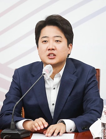 이준석 대표가 우크라이나를 전격 방문했습니다…인증 사진 5장 | 위키트리 이준석 대표가 우크라이나를 전격 방문했습니다…인증 사진 5장