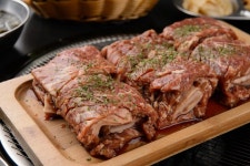 갈비 먹었는데 메뉴판이 작년 가격이랍니다… 사장이 사기꾼이네요 (사진) | 위키트리 갈비 먹었는데 메뉴판이 작년 가격이랍니다… 사장이... 