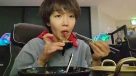 너무 놀랐습니다, 유명 여배우가 일어나자마자 PC방에 왔습니다 | 위키트리 너무 놀랐습니다, 유명 여배우가 일어나자마자 PC방에 왔습니다
