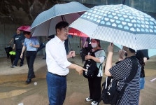 김동근 의정부시장 “학교 가는 길이 불편하면 안됩니다” | 위키트리 김동근 의정부시장 “학교 가는 길이 불편하면 안됩니다”