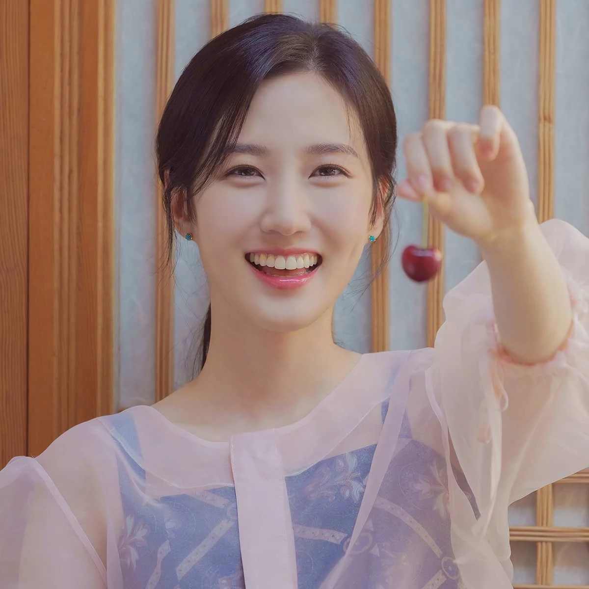 박은빈, 갤럭시 모델로 TV 화면 점령! 럭셔리 매력 뽐낸 여름 스타