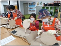 광주시 동구 지산2동, 목공교실 ‘해질녘 망치소리’ 눈길 | 위키트리 광주시 동구 지산2동, 목공교실 ‘해질녘 망치소리’ 눈길
