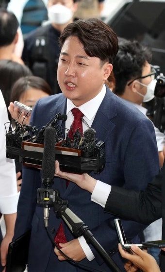 “이준석, 외모는 점점 김정은 닮아가…그런데 하는 짓은 이재명” 전여옥 폭탄 발언 | 위키트리 “이준석, 외모는 점점 김정은 닮아가…그런데...