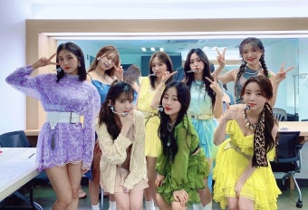 해체 1년 만에…따로 활동하던 '러블리즈', 축하받을 소식 전해졌다 | 위키트리 해체 1년 만에…따로 활동하던 '러블리즈', 축하받을 소식 전해졌다