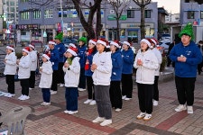 양평군, 군청사 앞에 2022년 성탄트리 점등 | 위키트리 양평군, 군청사 앞에 2022년 성탄트리 점등