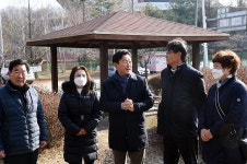 김동근 의정부시장, 입석마을 정주환경개선 현장 점검 | 위키트리 김동근 의정부시장, 입석마을 정주환경개선 현장 점검