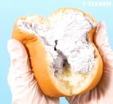 요즘 맛있어서 난리라는 편의점 생크림 빵…쿠키 앤 크림 맛 출시됐다 | 위키트리 요즘 맛있어서 난리라는 편의점 생크림 빵…쿠키 앤 크림 맛... 