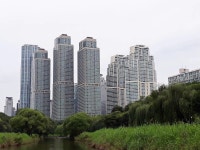 서울 강남 타워팰리스 입주민, 골프채로 보안요원 위협 엎드려뻗쳐... 서울 강남 타워팰리스 입주민, 골프채로 보안요원 위협 엎드려뻗쳐 시키기도