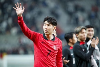“확실히 차기 주장감으로 보는 듯”…평가전 후 손흥민이 이강인에게 남긴 말 | 위키트리 “확실히 차기 주장감으로 보는 듯”…평가전 후...