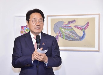 [포토]강기정 광주광역시장, 캐나다 파빌리온 전시장 개관식 참석 | 위키트리 [포토]강기정 광주광역시장, 캐나다 파빌리온 전시장 개관식 참석