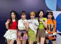 정은지 뺀 나머지 에이핑크 멤버 박초롱·윤보미·김남주·오하영... 뺀 나머지 에이핑크 멤버 박초롱·윤보미·김남주·오하영, 다함께 이 선택 했다