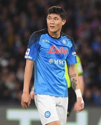 김민재 영입해 성공한 나폴리…황인범 포함한 한국 선수 원하고 있다 | 위키트리 김민재 영입해 성공한 나폴리…황인범 포함한 한국 선수 원하고...