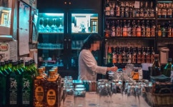 김광현이 후배 정철원 데리고 갔다는 일본 술집의 정체 | 위키트리 김광현이 후배 정철원 데리고 갔다는 일본 술집의 정체