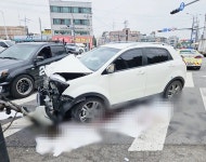 2일 수원 횡단보도 앞 교통섬 참사, 여성 1명 사망…처참한 사고 현장 (사진 3장) | 위키트리 2일 수원 횡단보도 앞 교통섬 참사, 여성 1명 사망... 