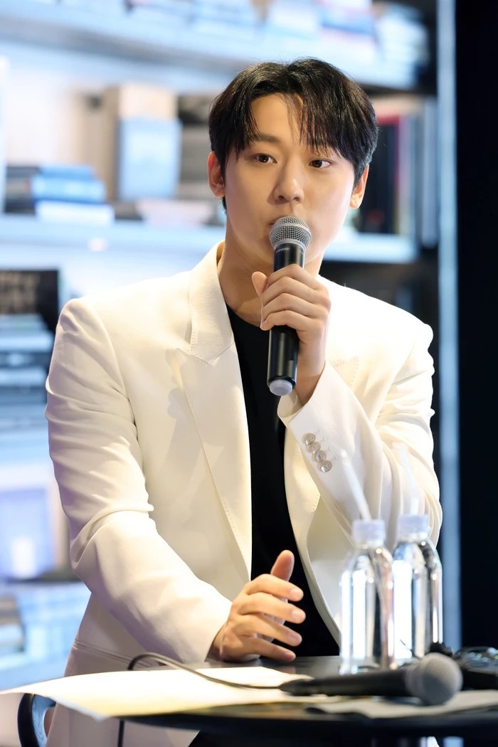 두산 베어스, 배우 이도현이 시구하는 KIA 타이거즈와의 홈경기에 기대되는 소통과 활력!