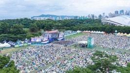 전 세계 돌풍 일으킨 샤크 플렉스타일... 이번 주말, 올림픽공원에서... 일으킨 샤크 플렉스타일... 이번 주말, 올림픽공원에서 직접 사용해 볼 수... 