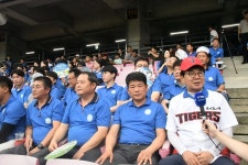김성 장흥군수, 정남진 장흥 물축제’ 성공 기원~스트라이크 | 위키트리 김성 장흥군수, 정남진 장흥 물축제’ 성공 기원~스트라이크