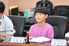 백영현 포천시장, 선단5통 어린이놀이터 조성 중간보고 진행 | 위키트리 백영현 포천시장, 선단5통 어린이놀이터 조성 중간보고 진행