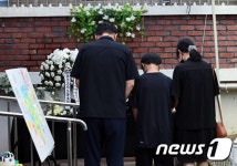 오늘(4일) 서이초 교사 49재...우회 파업·국회 앞 집회 예정 | 위키트리 오늘(4일) 서이초 교사 49재...우회 파업·국회 앞 집회 예정 