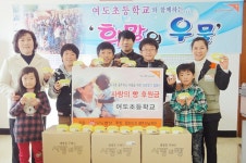 전남 교육가족들 지구촌 아픔 보듬는 창작동요 제작 ‘눈길’ | 위키트리 전남 교육가족들 지구촌 아픔 보듬는 창작동요 제작 ‘눈길’