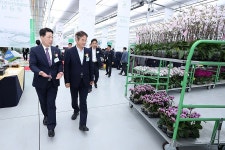 고양시, 원당동 수도권화훼종합유통센터 준공 | 위키트리 고양시, 원당동 수도권화훼종합유통센터 준공