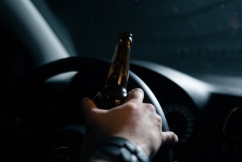 음주운전 사고 내고 수풀에 숨은 30대가 경찰에게 한 말, 정말 화가 난다 | 위키트리 음주운전 사고 내고 수풀에 숨은 30대가 경찰에게 한 말...