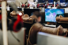 PC방에서 특이한 라면 끓여 내놨다가 대박 난 알바생 | 위키트리 PC방에서 특이한 라면 끓여 내놨다가 대박 난 알바생 
