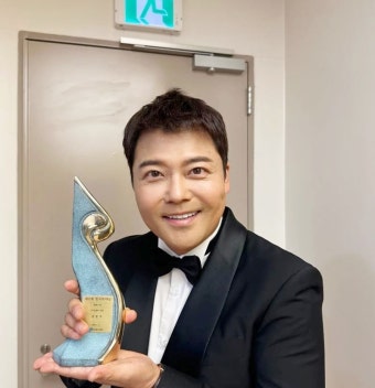 전현무, 호구 연애 고백…“패딩·가방도 다 줬다” 현실성 의문?!