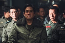 “영화 서울의 봄에서 전두환은 왜 전두광으로 이름이 바뀌었을까?” | 위키트리 “영화 서울의 봄에서 전두환은 왜 전두광으로 이름이... 