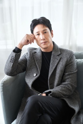 배우 故 이선균 수사 정보 유출 의혹... 경찰, 디스패치 전격 압수수색 | 위키트리 배우 故 이선균 수사 정보 유출 의혹... 경찰, 디스패치 전격...