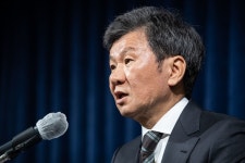 홍준표 “축협, 선수들 내분으로 패배 원인 선동…3선이나 한 정몽규는 사퇴하라” | 위키트리 홍준표 “축협, 선수들 내분으로 패배 원인 선동... 