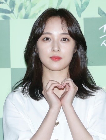 6세 연하 배우 '김보라와 결혼' 조바른 감독은 누구? (+첫 만남 당시 인터뷰) | 위키트리 6세 연하 배우 '김보라와 결혼' 조바른 감독은 누구? (+첫...