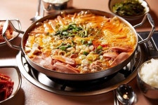 2003회 생생정보통 맛집 오늘, 애햄 부대찌개 편 | 위키트리 2003회 생생정보통 맛집 오늘, 애햄 부대찌개 편
