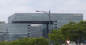 영업이익 75% 급감, 위기의 엔씨소프트가 체질 개선 위해 꺼내든 것은... | 위키트리 영업이익 75% 급감, 위기의 엔씨소프트가 체질 개선 위해... 