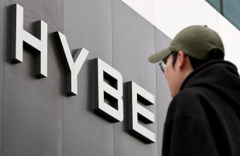 민희진 측 변호사가 2시간 넘는 기자회견을 '단 4줄'로 요약했다 | 위키트리 민희진 측 변호사가 2시간 넘는 기자회견을 '단 4줄'로 요약했다