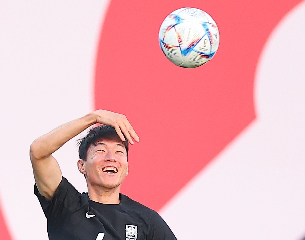 축구선수 황의조 불법촬영 사건 수사기밀 외부유출 혐의 현직 경찰관, 구속 상태 재판넘어 형사1부 기소