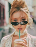 노브라 즐기는 화사 “알몸으로 다니는 게 편안”…의사도 인정했다 | 위키트리 노브라 즐기는 화사 “알몸으로 다니는 게 편안”…의사도 인정했다