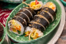 “정말 이게 다야?”…김밥 맛있게 싸는 법, 초간단 레시피 3가지 | 위키트리 “정말 이게 다야?”…김밥 맛있게 싸는 법, 초간단 레시피 3가지