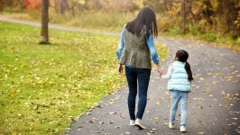 지금 일어나서 가볍게 산책하고 와야 할 이유 5가지 | 위키트리 지금 일어나서 가볍게 산책하고 와야 할 이유 5가지