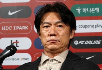부상에도 대표팀 차출 손흥민… 토트넘 감독이 홍명보에게 우려 섞인 한마디 던졌다 | 위키트리 부상에도 대표팀 차출 손흥민… 토트넘 감독이...
