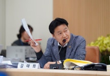 “버스 기사에게도...” 어제(14일)자 촬영장에서 드러난 김태희 인성 | 위키트리 “버스 기사에게도...” 어제(14일)자 촬영장에서 드러난... 