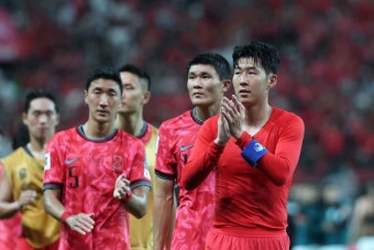 “한국을 위해 뛰고 싶다”… 대표팀 은퇴 고민했던 손흥민, 엄청난 대기록 세웠다 | 위키트리 “한국을 위해 뛰고 싶다”… 대표팀 은퇴...