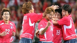 아들 국대 뽑히자마자…2002 한국 축구대표팀 레전드, K리그 새... 국대 뽑히자마자…2002 한국 축구대표팀 레전드, K리그 새 사령탑 부임 겹경사