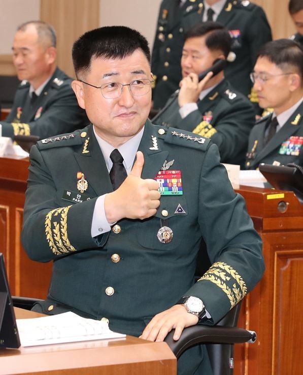 육군참모총장 박안수, 12·3 비상계엄 사태 당시 업무 수행 혐의로 구속되다