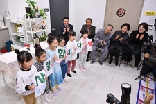 전진선 양평군수, 한라비발디아파트 1·2단지 경로당 개소 축하 | 위키트리 전진선 양평군수, 한라비발디아파트 1·2단지 경로당 개소 축하