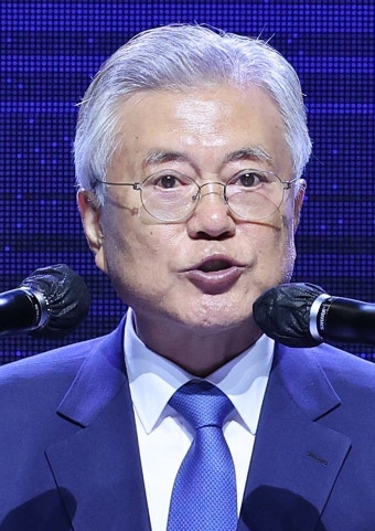 검찰 “문재인 전 대통령 뇌물수수 의혹, 탄핵 상황 무관하게 수사” | 위키트리 검찰 “문재인 전 대통령 뇌물수수 의혹, 탄핵 상황 무관하게 수사”