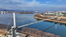 춘천의 새로운 핫스팟, 의암호에 출렁다리 생겼다, 바로... | 위키트리 춘천의 새로운 핫스팟, 의암호에 출렁다리 생겼다, 바로... 