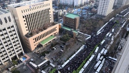 [속보] 윤 대통령 구속 반대 집회에 5호선 애오개역 무정차 통과 | 위키트리 [속보] 윤 대통령 구속 반대 집회에 5호선 애오개역 무정차 통과