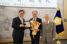 추경호(국민의힘, 대구 달성군) 국회의원, 제26회 백봉신사상 수상 | 위키트리 추경호(국민의힘, 대구 달성군) 국회의원, 제26회 백봉신사상 수상